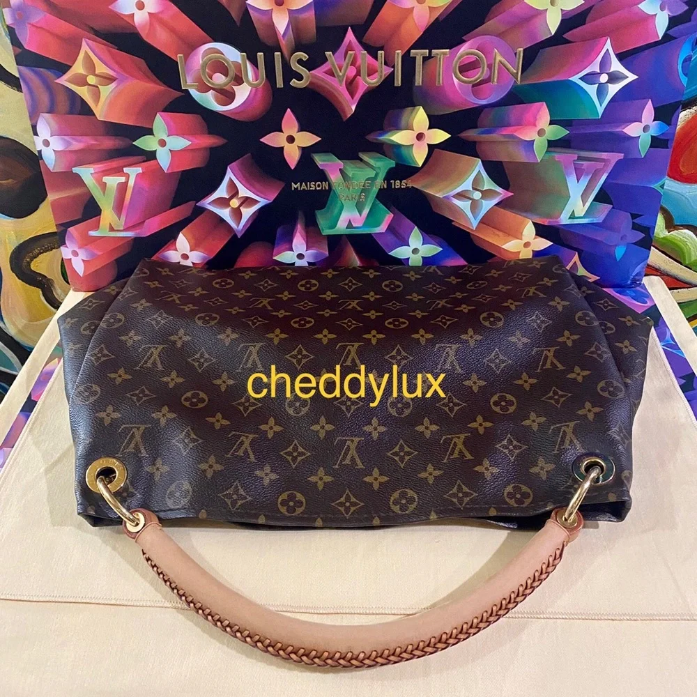 💞🤩✨Authentic Louis Vuitton Artsy MM in Monogram